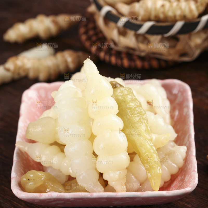 盘子里的泡椒宝塔菜