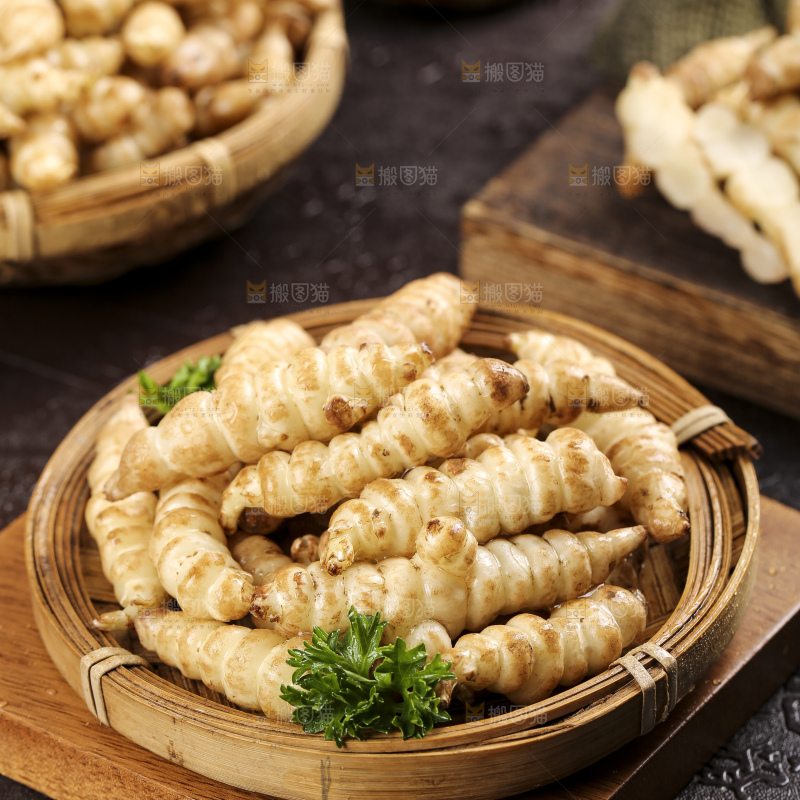 深底上的宝塔菜