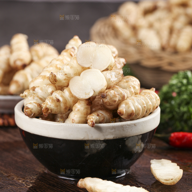 深底上的宝塔菜