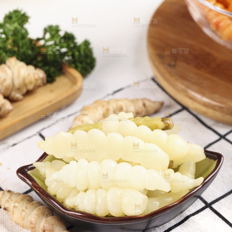 盘子里的泡椒宝塔菜