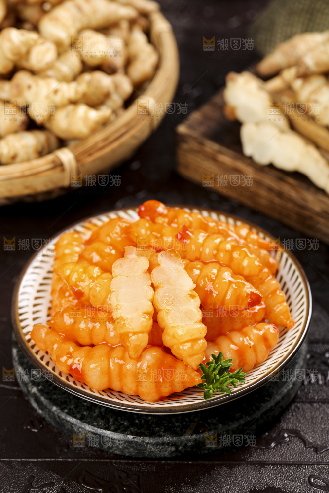 盘子里的红油宝塔菜