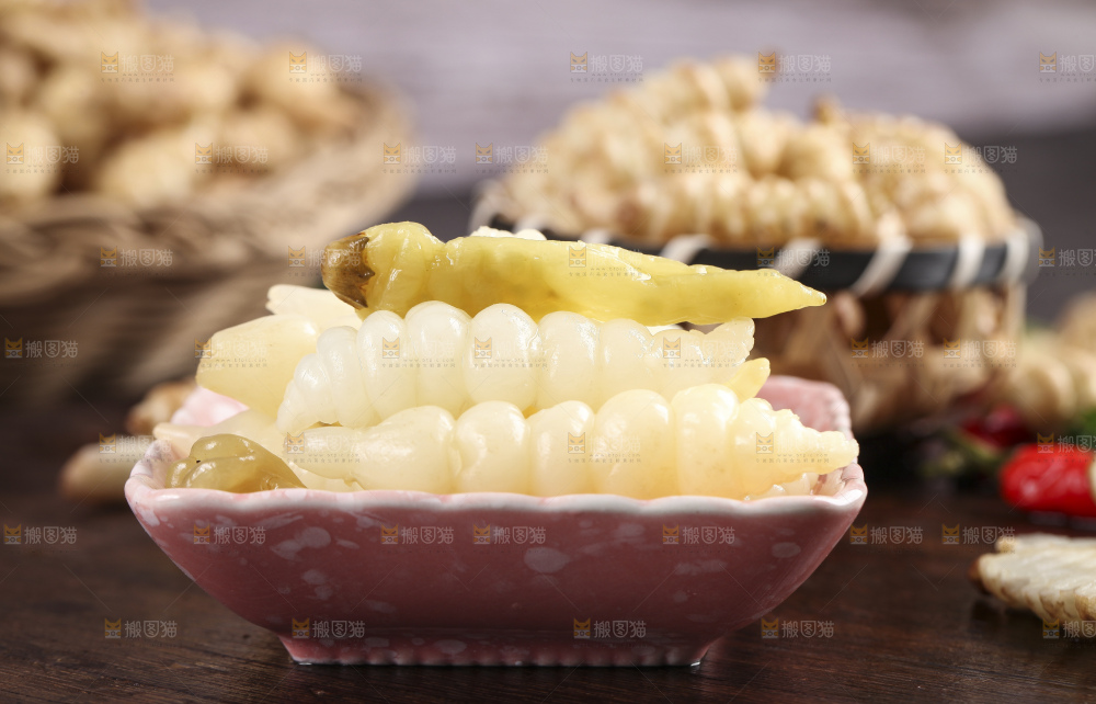 盘子里的泡椒宝塔菜