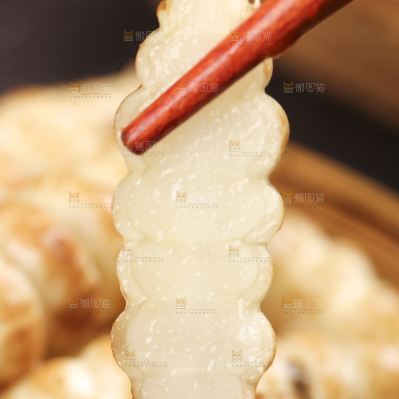 深底上的宝塔菜