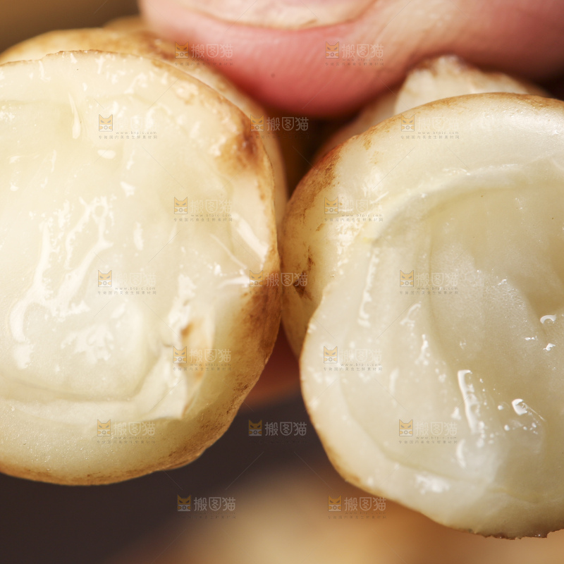 深底上的宝塔菜