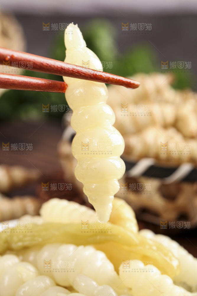 盘子里的泡椒宝塔菜