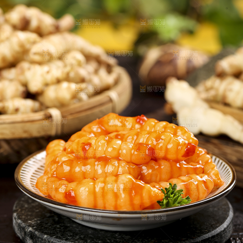 盘子里的红油宝塔菜