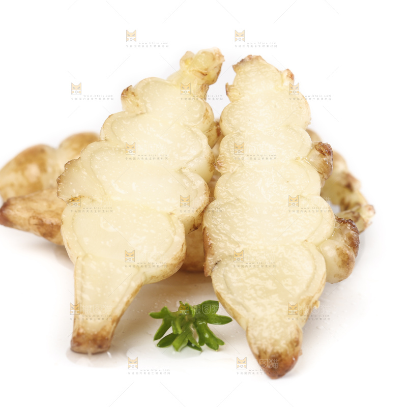 白底上的宝塔菜