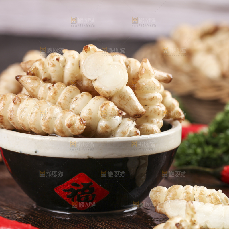 深底上的宝塔菜