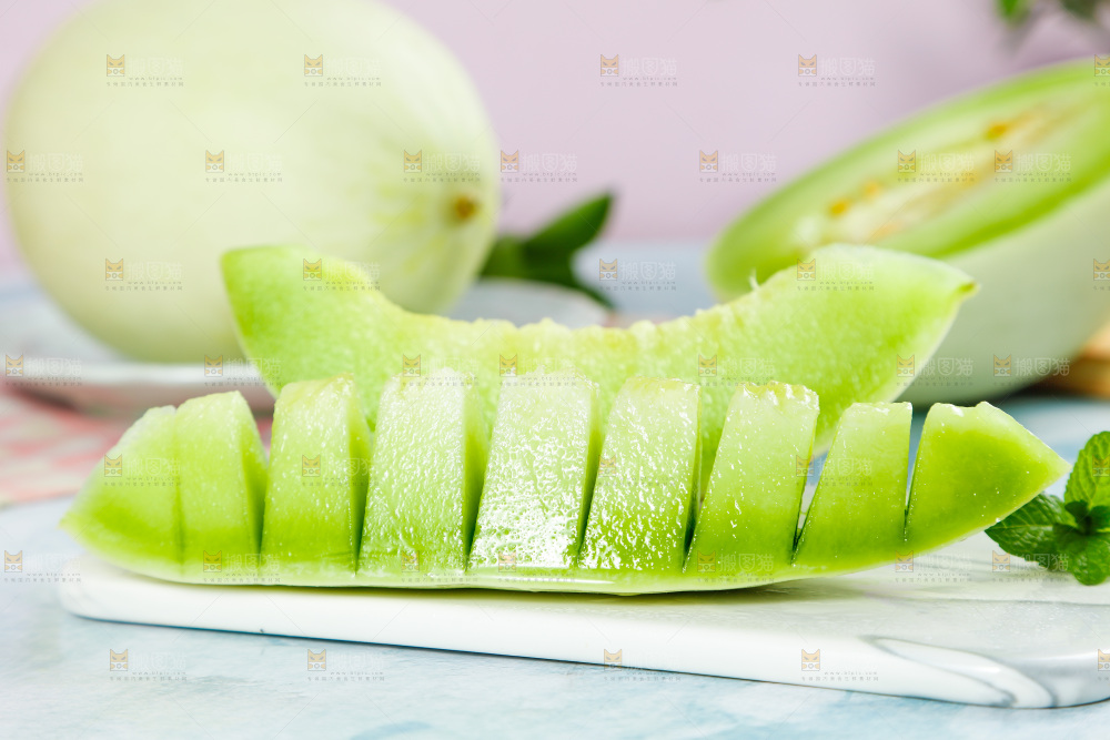 浅底上的玉菇甜瓜