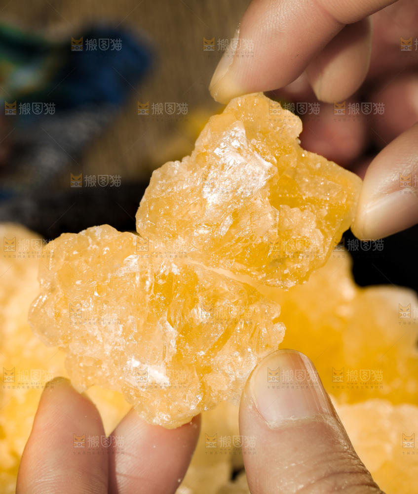 深底上的黄冰糖