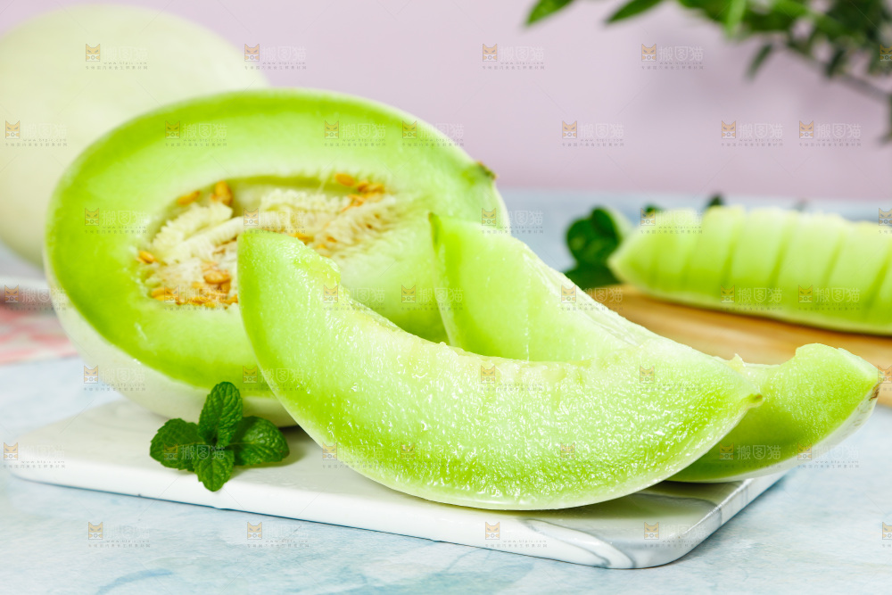 浅底上的玉菇甜瓜