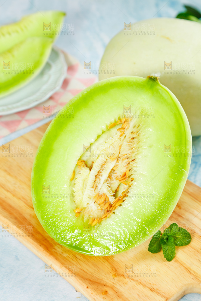 浅底上的玉菇甜瓜