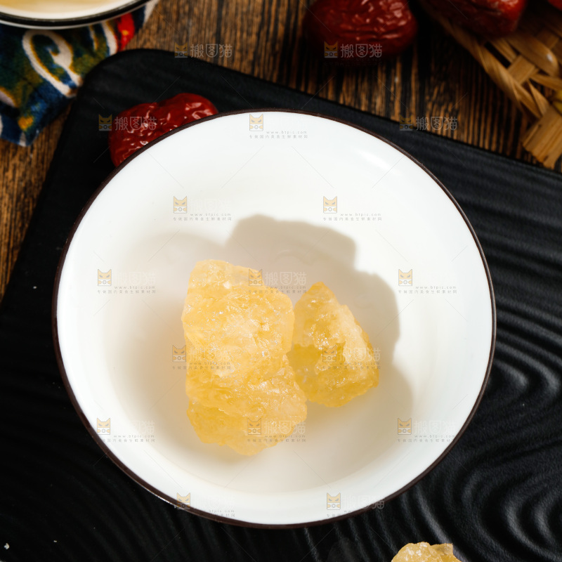 深底上的黄冰糖