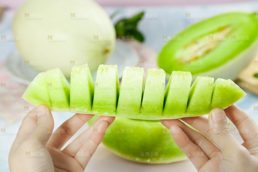浅底上的玉菇甜瓜