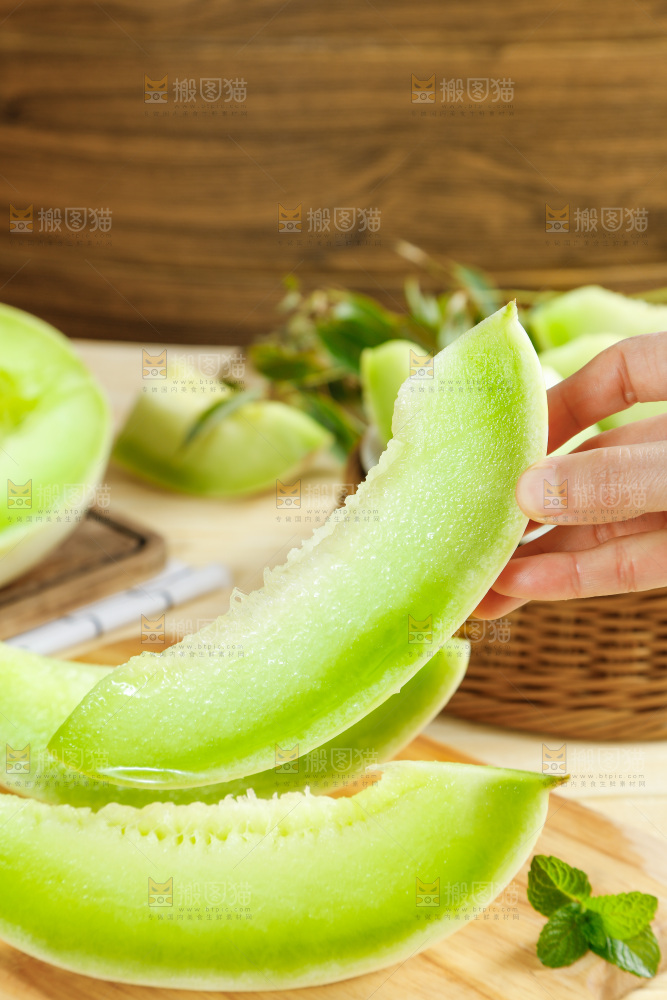 浅底上的玉菇甜瓜