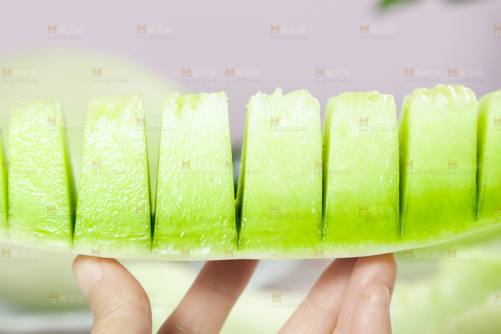 浅底上的玉菇甜瓜