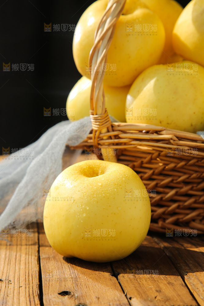 深底上的奶油富士