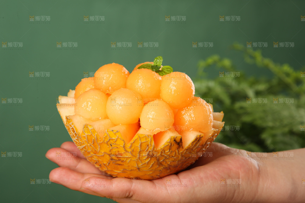 深底上的黄皮哈密瓜
