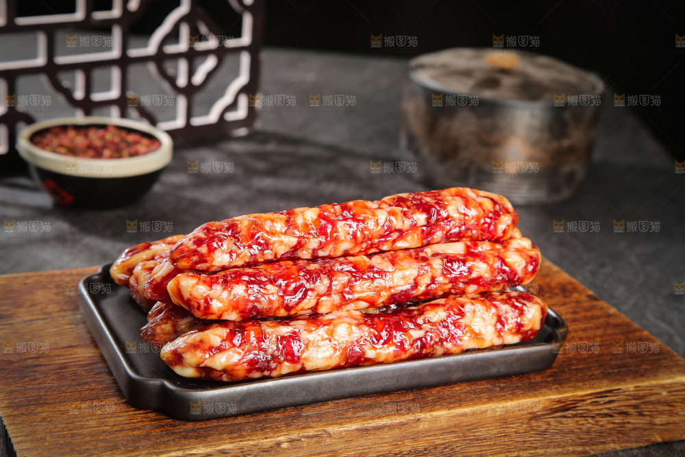 深底上的腊肠