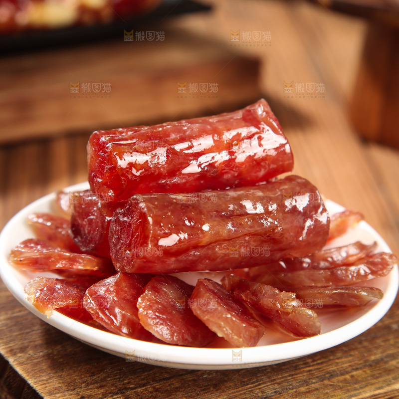深底上的腊肠