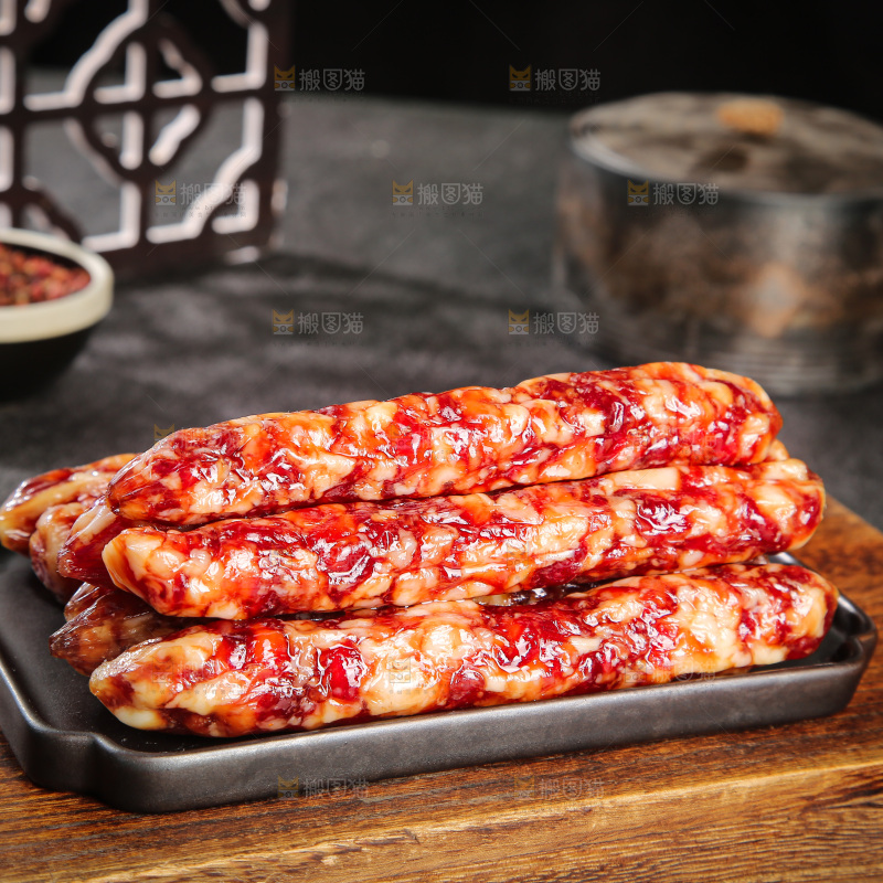深底上的腊肠
