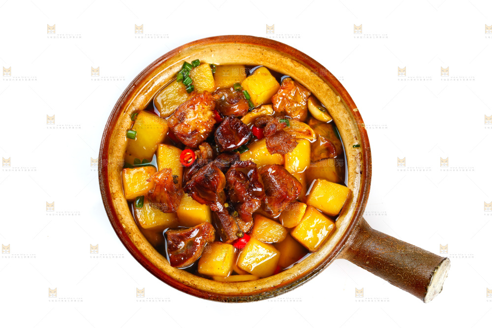 碗里的土豆炖牛肉