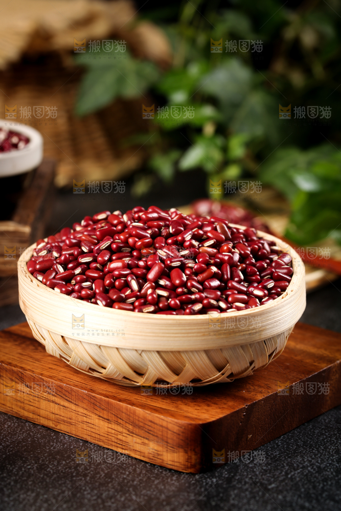 深底上的红豆