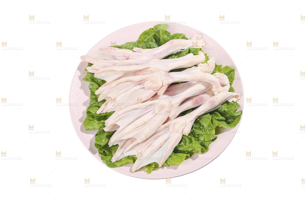 白底上的新鲜鸭掌