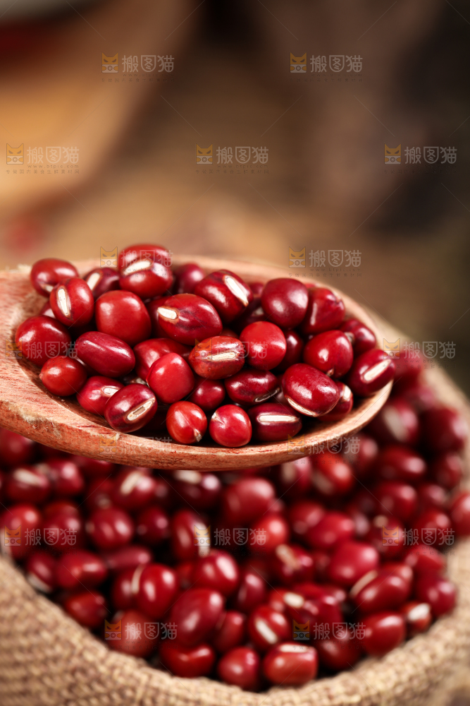 深底上的红豆