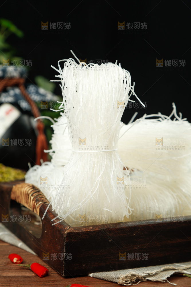 深底上的龙口粉丝