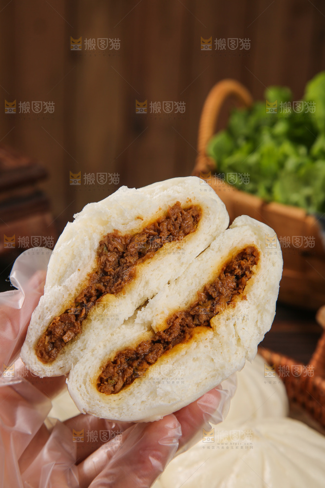 深底上的酱肉包子