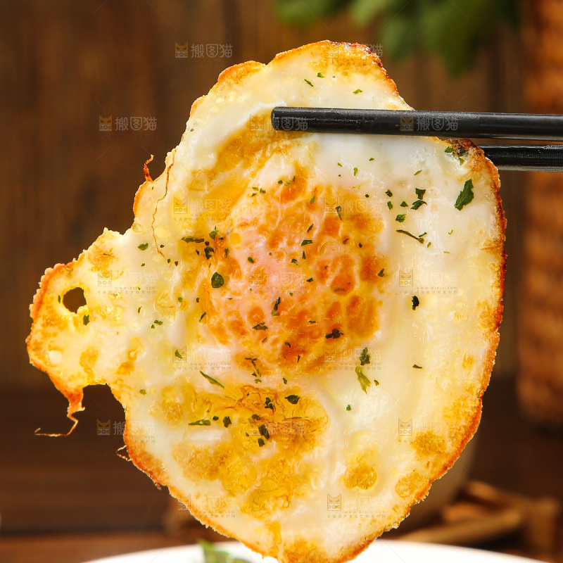 盘子里的煎蛋
