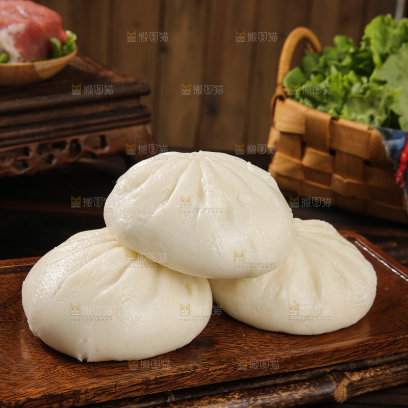 深底上的酱肉包子