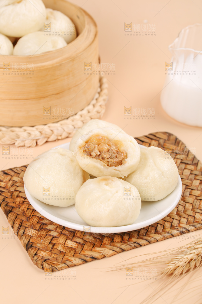 浅底上的发面小笼包