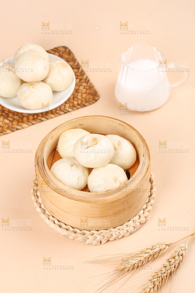 浅底上的发面小笼包