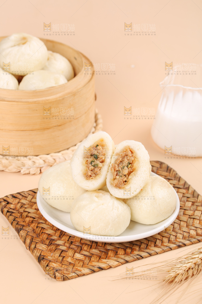 浅底上的发面小笼包