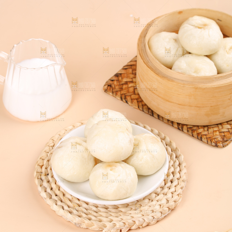 浅底上的发面小笼包