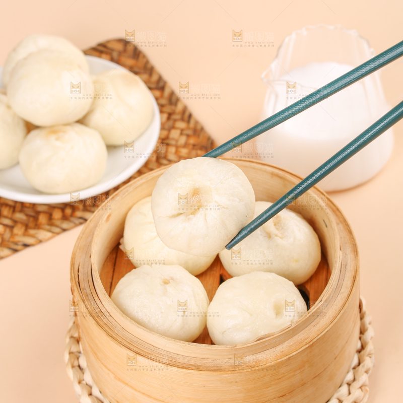 浅底上的发面小笼包