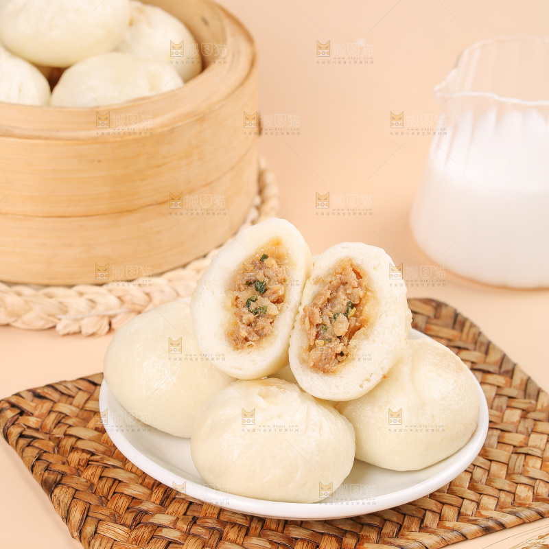 浅底上的发面小笼包