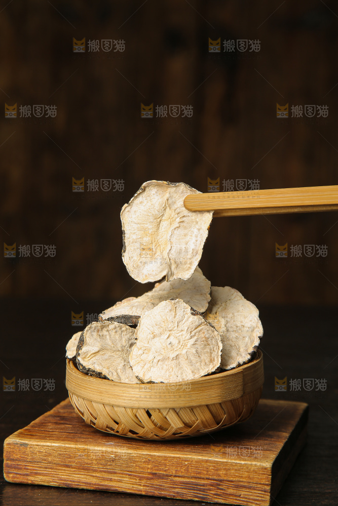 深底上的玛卡