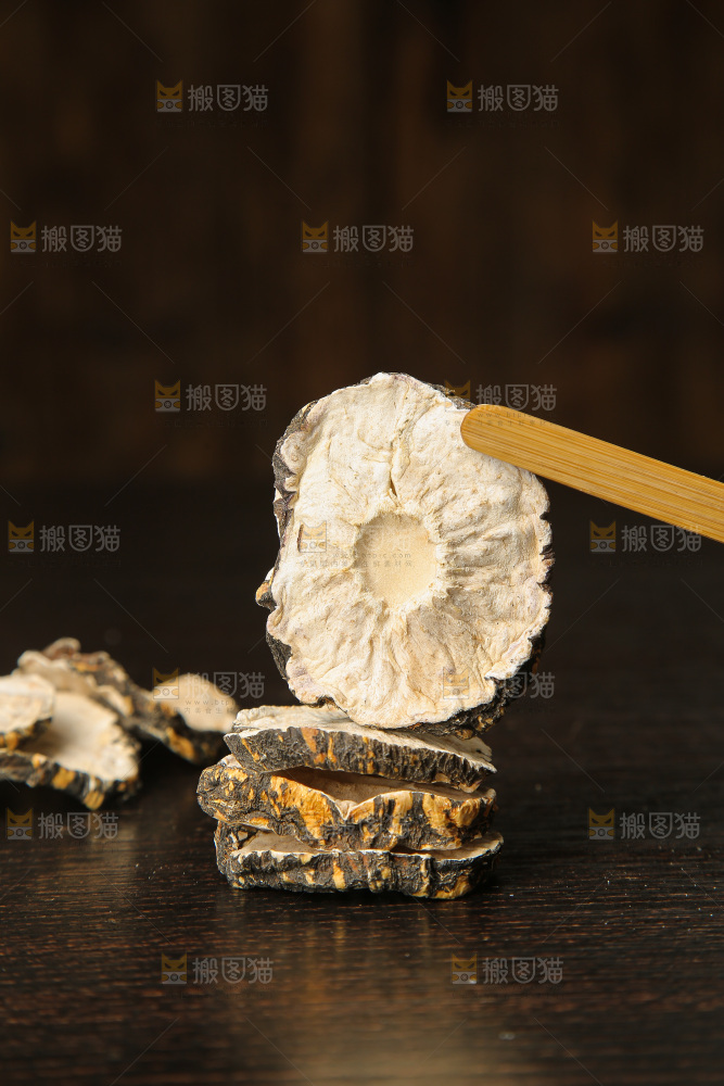 深底上的玛卡