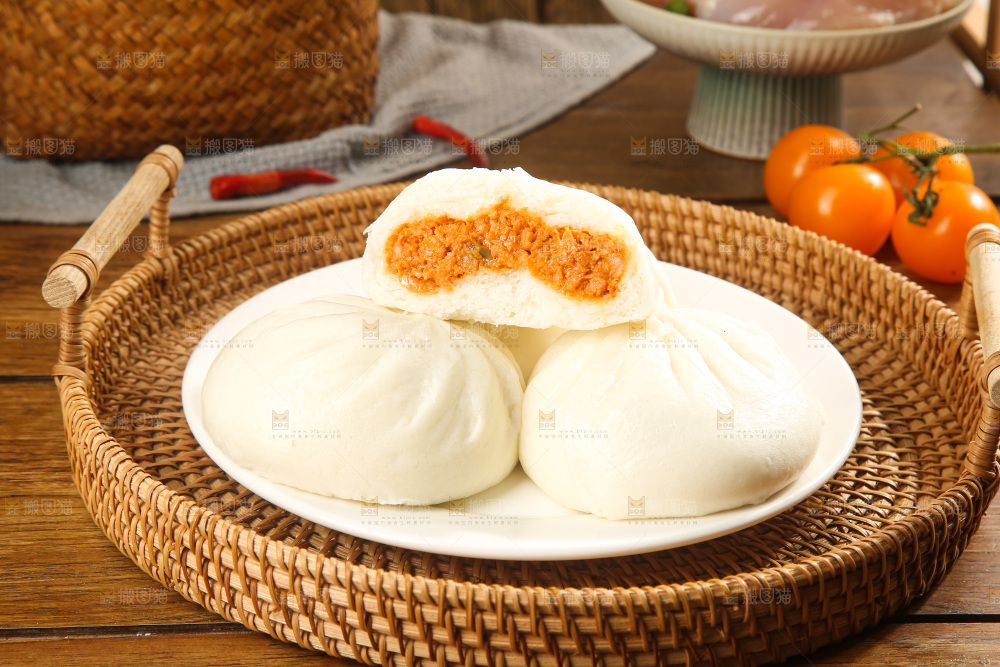 木底上的鲜肉包子