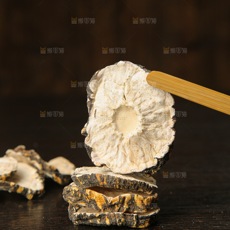 深底上的玛卡