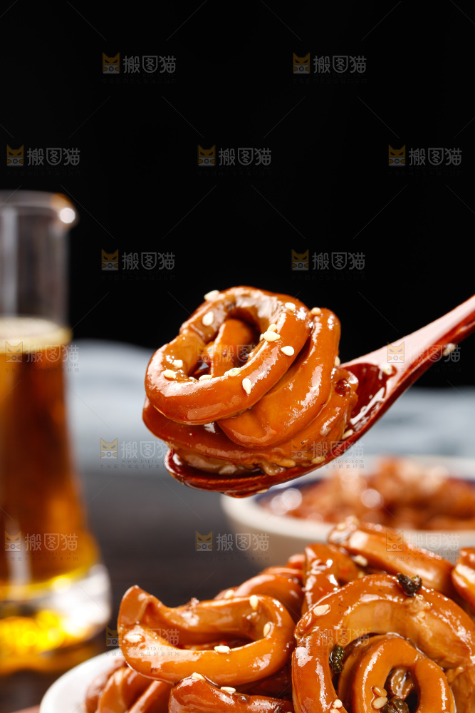 深底上的鱿鱼圈