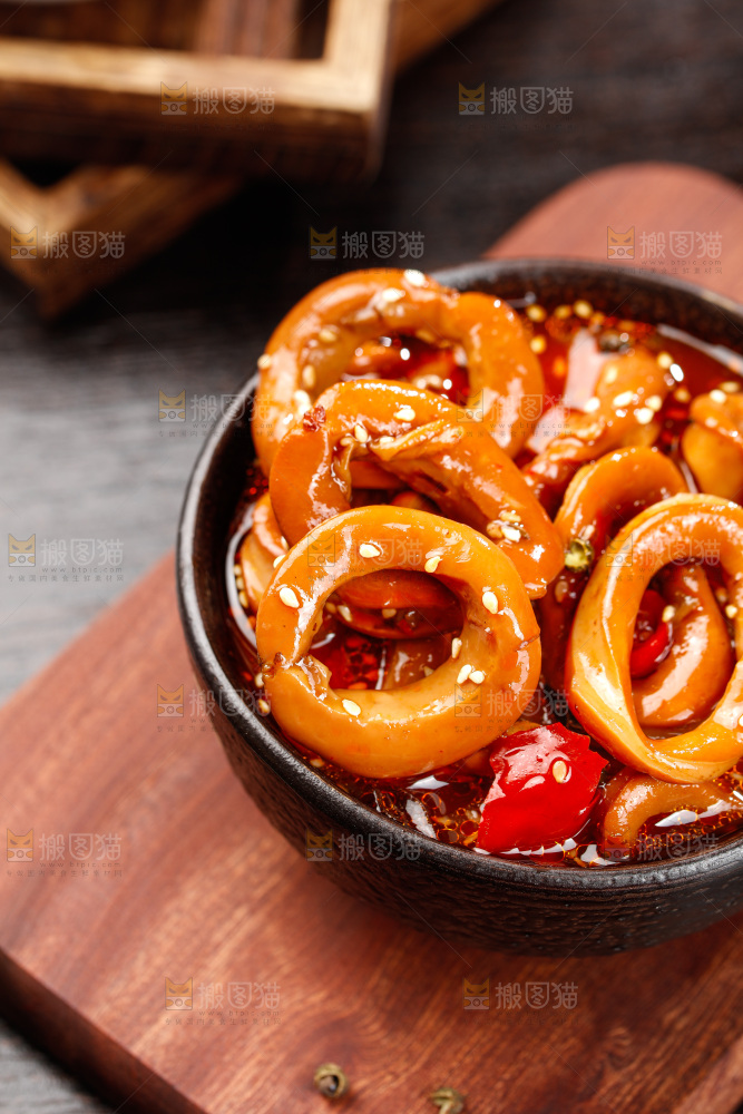 深底上的鱿鱼圈