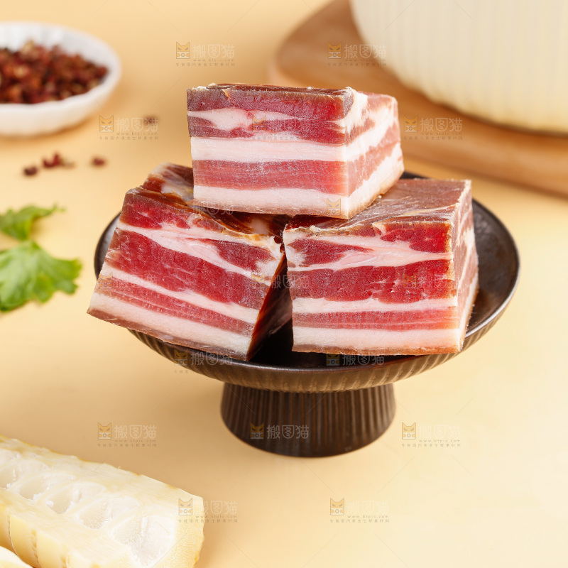 浅底上的五花咸肉