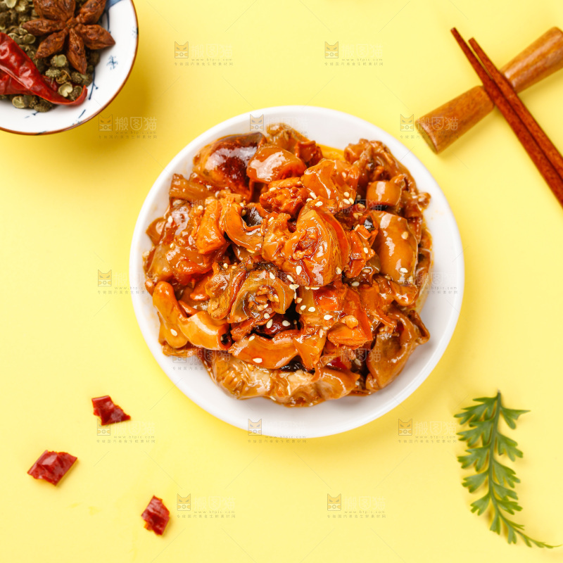 浅底上的鱿鱼脆