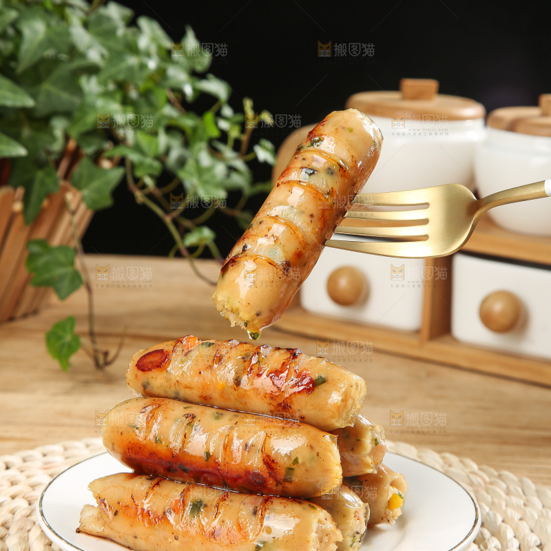 木底上的膳食蔬菜肠