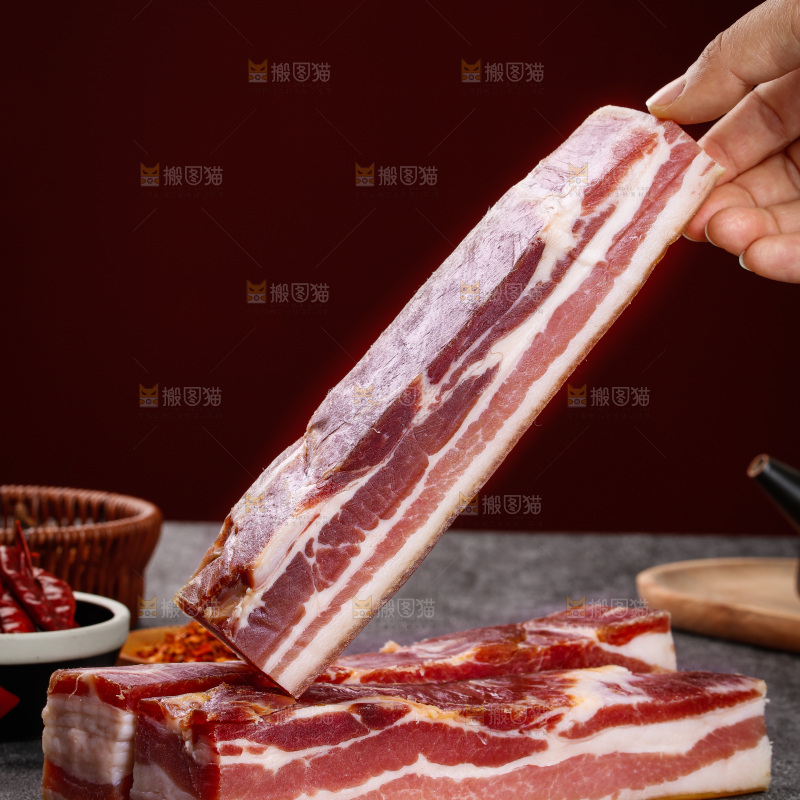 深底上的五花咸肉