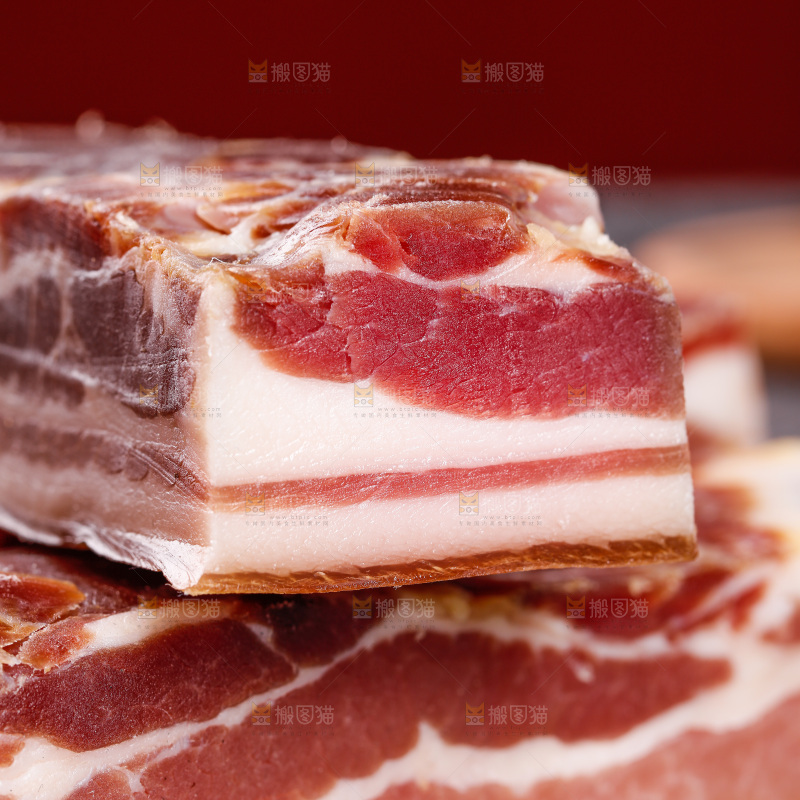 深底上的五花咸肉